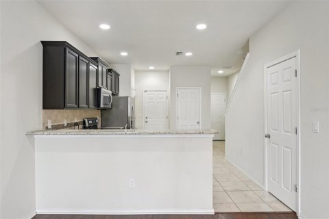 Townhouse in Tampa, Florida 2 bedrooms, 147.9 sq.m. № 2384307 - photo 24