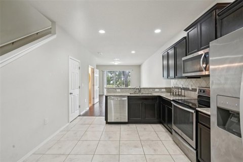 Townhouse in Tampa, Florida 2 bedrooms, 147.9 sq.m. № 2384307 - photo 19