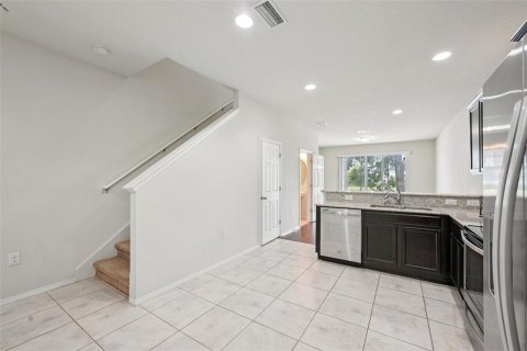 Townhouse in Tampa, Florida 2 bedrooms, 147.9 sq.m. № 2384307 - photo 16