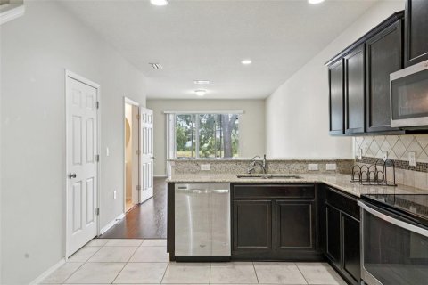 Townhouse in Tampa, Florida 2 bedrooms, 147.9 sq.m. № 2384307 - photo 18