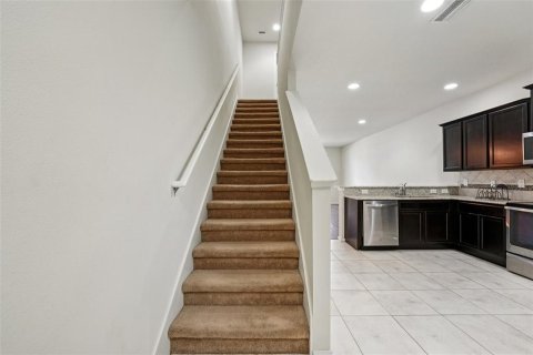 Townhouse in Tampa, Florida 2 bedrooms, 147.9 sq.m. № 2384307 - photo 22