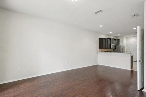 Townhouse in Tampa, Florida 2 bedrooms, 147.9 sq.m. № 2384307 - photo 15
