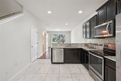 Townhouse in Tampa, Florida 2 bedrooms, 147.9 sq.m. № 2384307 - photo 17