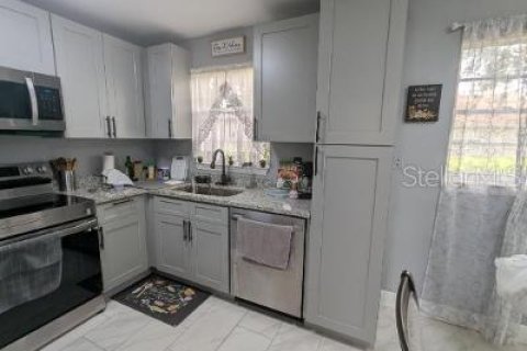 Villa ou maison à vendre à Kissimmee, Floride: 2 chambres, 82.59 m2 № 1775487 - photo 13