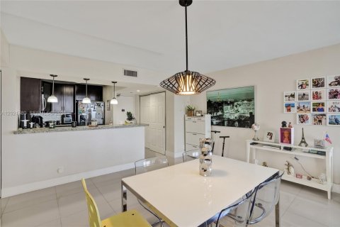 Condominio en venta en Aventura, Florida, 2 dormitorios, 121.98 m2 № 2083988 - foto 7