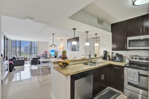 Condominio en venta en Aventura, Florida, 2 dormitorios, 121.98 m2 № 2083988 - foto 17