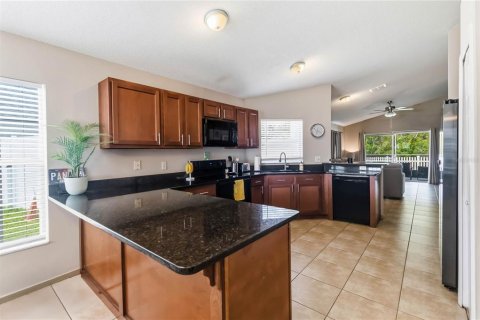 Villa ou maison à vendre à Kissimmee, Floride: 3 chambres, 119.29 m2 № 2318952 - photo 11