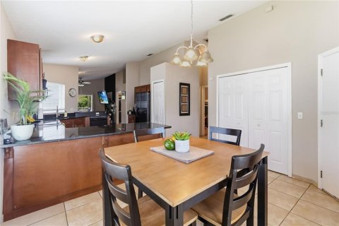 Villa ou maison à vendre à Kissimmee, Floride: 3 chambres, 119.29 m2 № 2318952 - photo 15