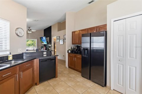 Villa ou maison à vendre à Kissimmee, Floride: 3 chambres, 119.29 m2 № 2318952 - photo 13