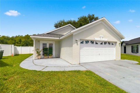 Villa ou maison à vendre à Kissimmee, Floride: 3 chambres, 119.29 m2 № 2318952 - photo 2