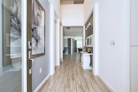 Casa en venta en Kissimmee, Florida, 6 dormitorios, 318.28 m2 № 2363344 - foto 5