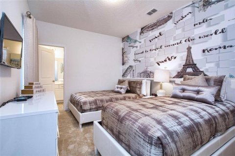 Casa en venta en Kissimmee, Florida, 6 dormitorios, 318.28 m2 № 2363344 - foto 28