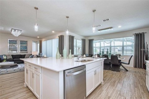 Casa en venta en Kissimmee, Florida, 6 dormitorios, 318.28 m2 № 2363344 - foto 20