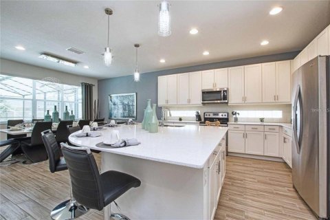 Casa en venta en Kissimmee, Florida, 6 dormitorios, 318.28 m2 № 2363344 - foto 19