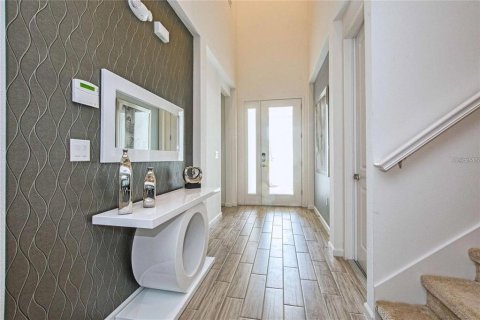 Casa en venta en Kissimmee, Florida, 6 dormitorios, 318.28 m2 № 2363344 - foto 4