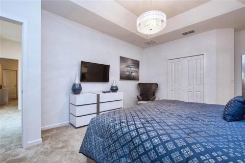 Casa en venta en Kissimmee, Florida, 6 dormitorios, 318.28 m2 № 2363344 - foto 26