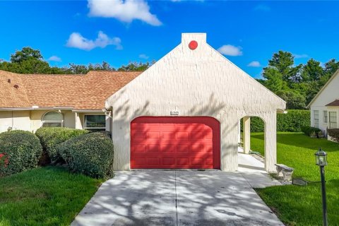 Condominio en Port Richey, Florida, 2 dormitorios  № 2100087