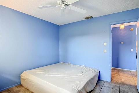 Condominio en venta en Port Richey, Florida, 2 dormitorios, 92.25 m2 № 2100087 - foto 21