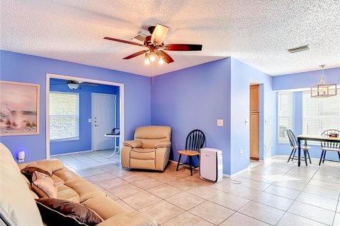 Condominio en venta en Port Richey, Florida, 2 dormitorios, 92.25 m2 № 2100087 - foto 16