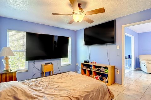 Condominio en venta en Port Richey, Florida, 2 dormitorios, 92.25 m2 № 2100087 - foto 24