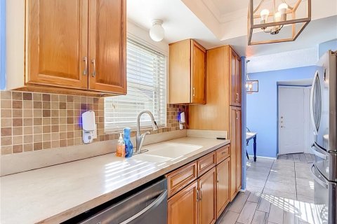 Condominio en venta en Port Richey, Florida, 2 dormitorios, 92.25 m2 № 2100087 - foto 13