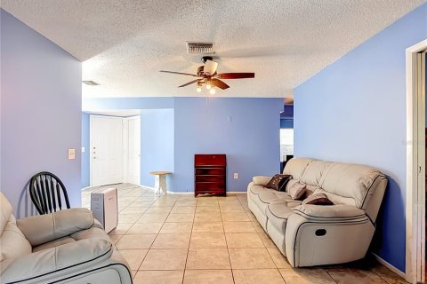 Condominio en venta en Port Richey, Florida, 2 dormitorios, 92.25 m2 № 2100087 - foto 18