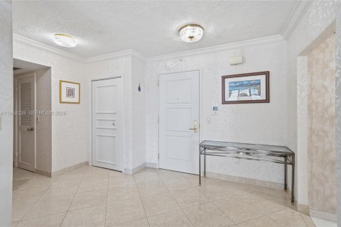 Copropriété à louer à Bal Harbour, Floride: 2 chambres, 182.09 m2 № 2018094 - photo 25