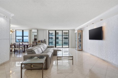 Copropriété à louer à Bal Harbour, Floride: 2 chambres, 182.09 m2 № 2018094 - photo 28