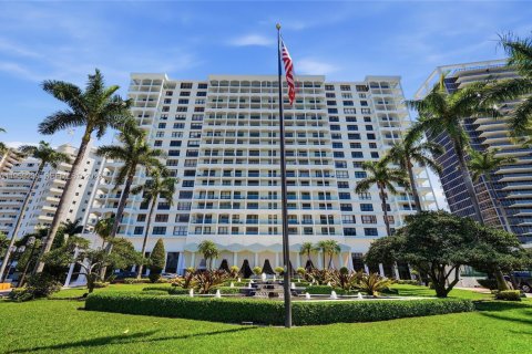Copropriété à louer à Bal Harbour, Floride: 2 chambres, 182.09 m2 № 2018094 - photo 13