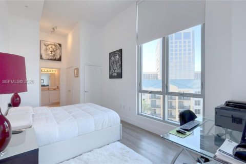 Condo in Miami, Florida, 2 bedrooms  № 2063004 - photo 9