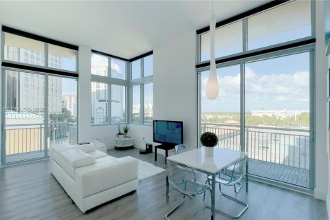 Condo in Miami, Florida, 2 bedrooms  № 2063004 - photo 2