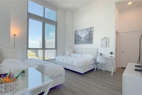 Condo in Miami, Florida, 2 bedrooms  № 2063004 - photo 14
