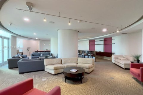 Condo in Miami, Florida, 2 bedrooms  № 2063004 - photo 18