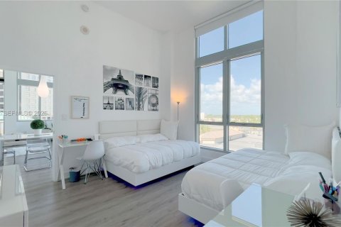 Condo in Miami, Florida, 2 bedrooms  № 2063004 - photo 15