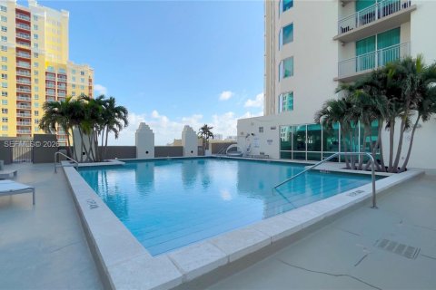 Condo in Miami, Florida, 2 bedrooms  № 2063004 - photo 26