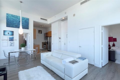 Condo in Miami, Florida, 2 bedrooms  № 2063004 - photo 3