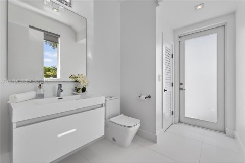 Купить виллу или дом в Дорал, Флорида 5 спален, 328.6м2, № 2068152 - фото 4