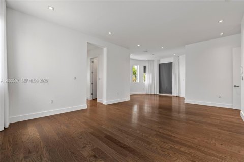 Купить виллу или дом в Дорал, Флорида 5 спален, 328.6м2, № 2068152 - фото 24