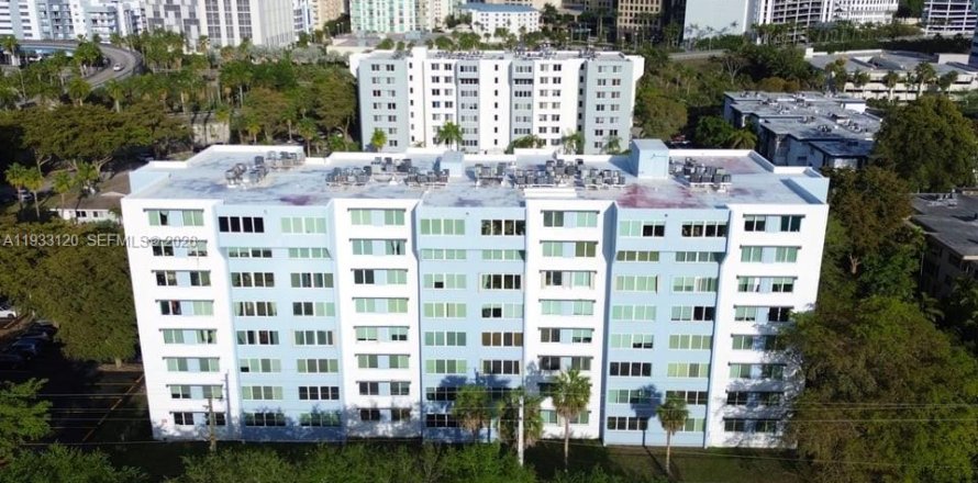Condominio en Miami, Florida, 1 dormitorio № 1995385