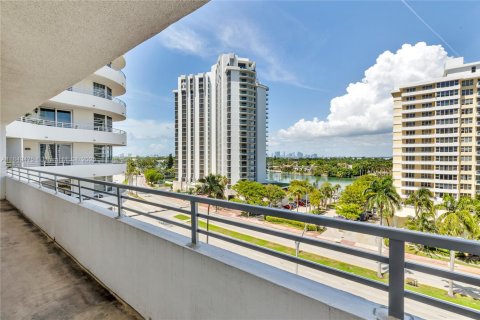 Купить кондоминиум в Майами-Бич, Флорида 2 спальни, 97.36м2, № 2005273 - фото 3