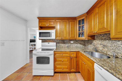 Купить кондоминиум в Майами-Бич, Флорида 2 спальни, 97.36м2, № 2005273 - фото 11