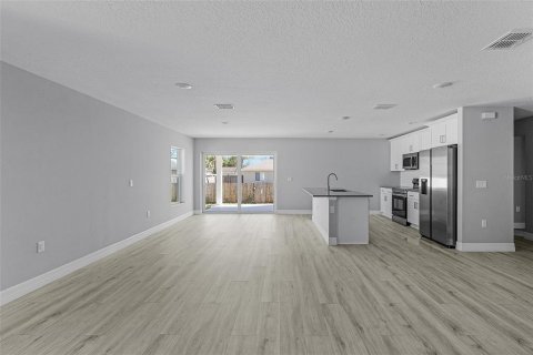 Casa en venta en North Port, Florida, 4 dormitorios, 167.22 m2 № 1519997 - foto 11