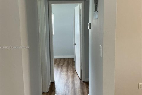 Снять в аренду квартиру в Форт-Лодердейл, Флорида 2 спальни, 74.32м2, № 2013809 - фото 19