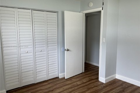 Снять в аренду квартиру в Форт-Лодердейл, Флорида 2 спальни, 74.32м2, № 2013809 - фото 16