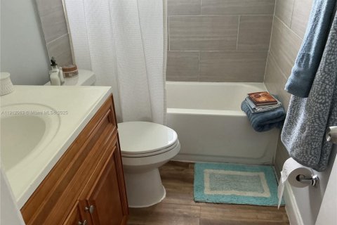 Снять в аренду квартиру в Форт-Лодердейл, Флорида 2 спальни, 74.32м2, № 2013809 - фото 12