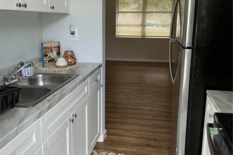 Снять в аренду квартиру в Форт-Лодердейл, Флорида 2 спальни, 74.32м2, № 2013809 - фото 6