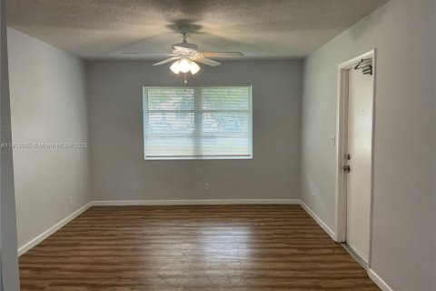 Снять в аренду квартиру в Форт-Лодердейл, Флорида 2 спальни, 74.32м2, № 2013809 - фото 20