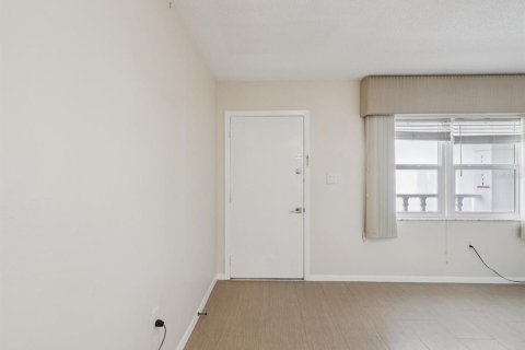 Copropriété à vendre à New Port Richey, Floride: 1 chambre, 62.43 m2 № 1910326 - photo 10