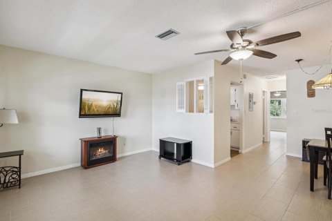 Copropriété à vendre à New Port Richey, Floride: 1 chambre, 62.43 m2 № 1910326 - photo 13