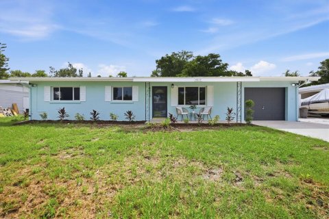 House in Sarasota, Florida 3 bedrooms, 130.06 sq.m. № 2284187
